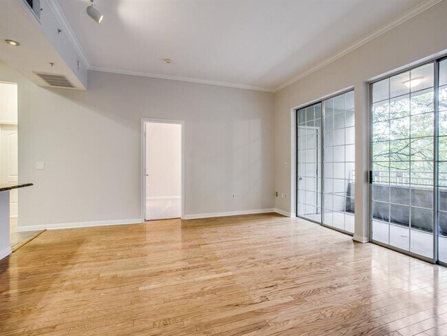 Foto del edificio - 3225 Turtle Creek Blvd