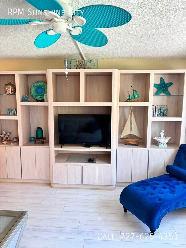 Building Photo - 4550 Cove Cir