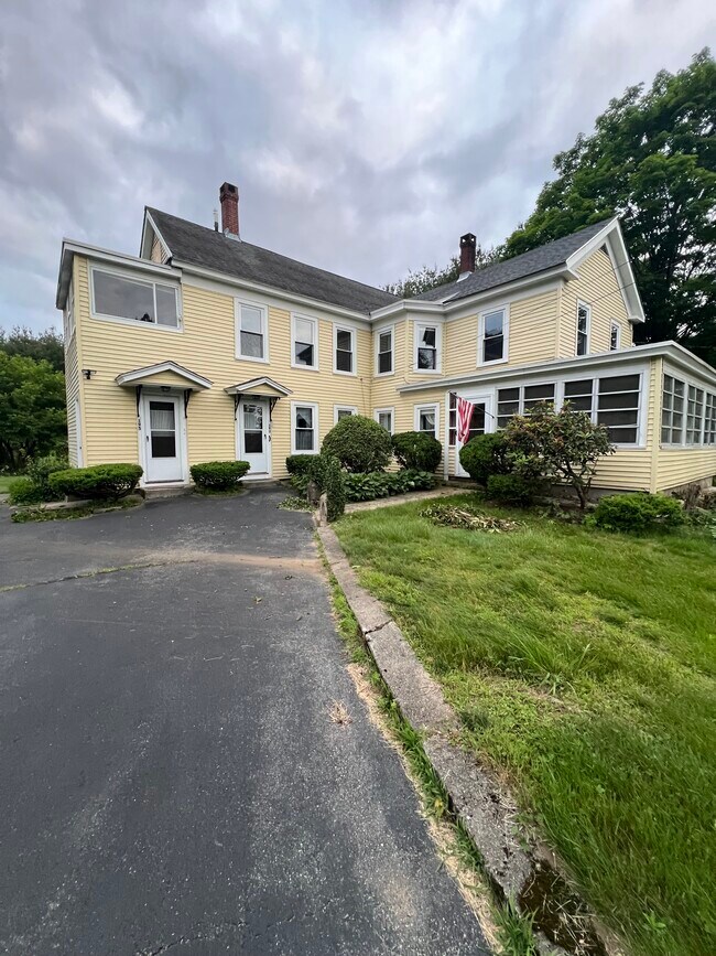 Foto del edificio - 195 Gates Pond Rd
