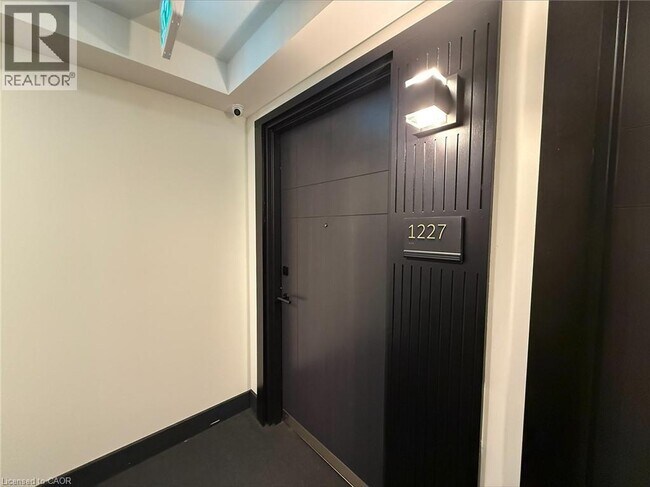 Photo du bâtiment - 145 Columbia St W