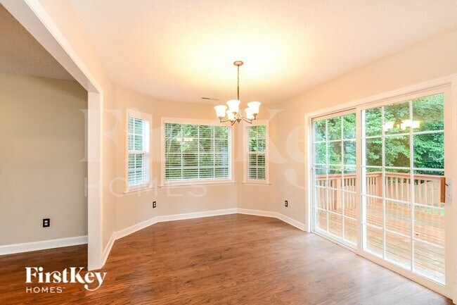 Foto del edificio - 270 Coghill Dr