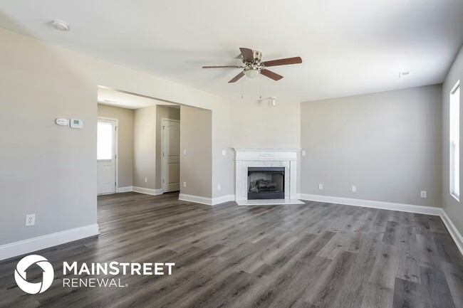 Building Photo - 1811 Savannas Run Dr