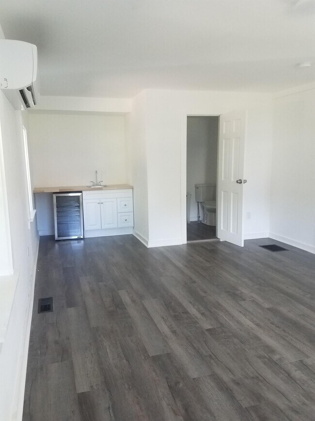 Foto del edificio - 145 N Brooksvale Rd