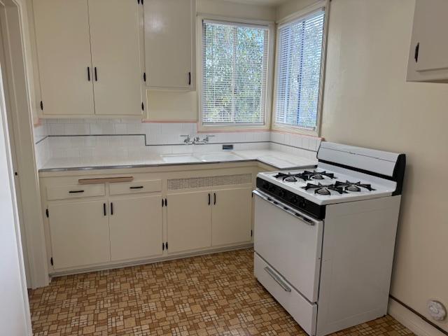 Foto del edificio - 301 Birmingham Road