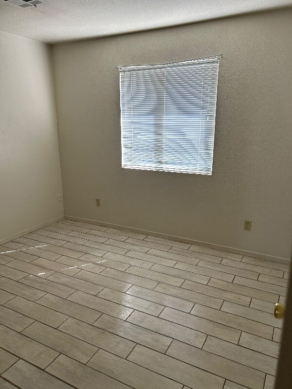 Foto del edificio - 220 N Jones St