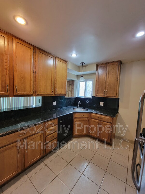 Foto del edificio - 23331 Oak St