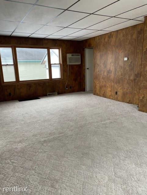 Building Photo - 2 br, 1 bath House - 106 E Railroad St