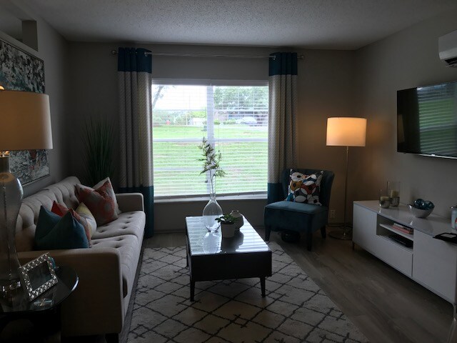 Foto principal - 2400 S Bumby Ave
