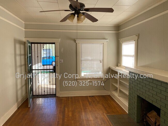 Building Photo - 215 N Bean Ave