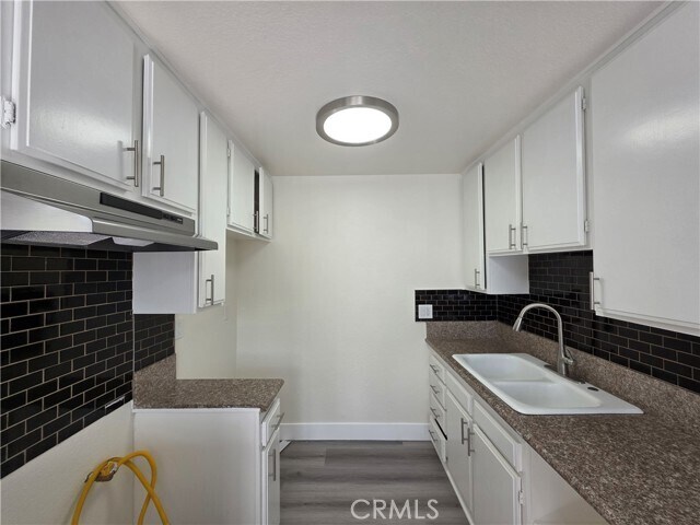 Foto del edificio - 6911 Woodley Ave