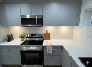 Building Photo - 906 Sauve Crt