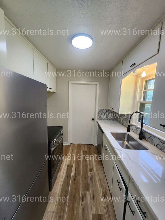 Foto del edificio - $1,250 - 3 bed 1 bath - Newly Renovated Si...