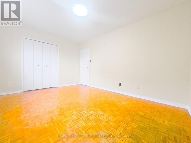 Photo du bâtiment - 90 Blackfriar Ave