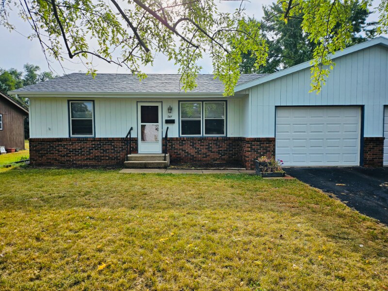 Foto principal - 747 Salem St