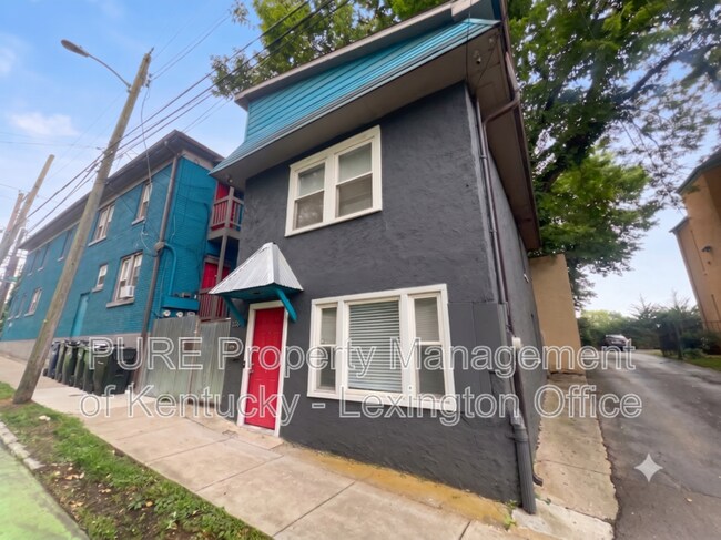 Photo - 156 E Fourth St House