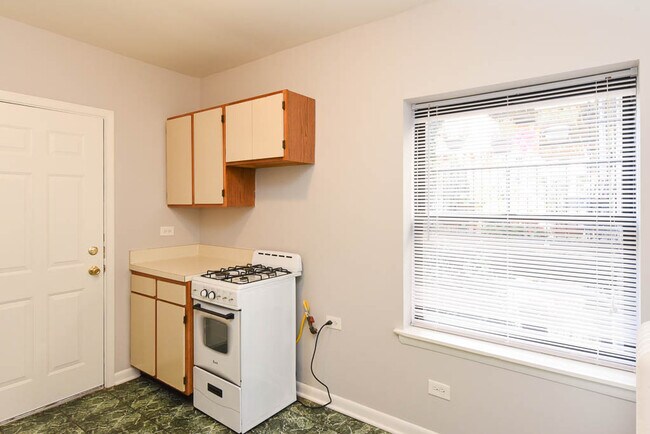 Foto del edificio - 5744 N Winthrop Ave