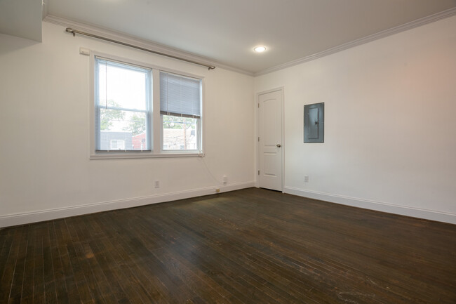 Foto del edificio - 1821 Providence St NE