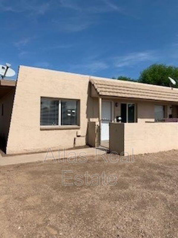 Foto del edificio - 2262 E Broadway Rd