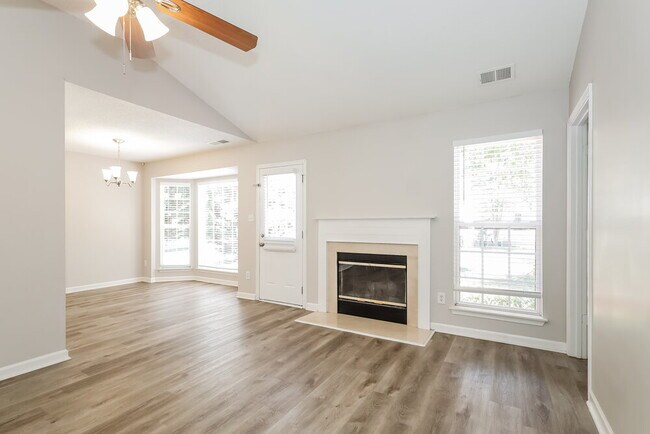 Foto del edificio - 13504 Michael Lynn Rd