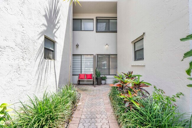 Foto del edificio - 9717 N New River Canal Rd