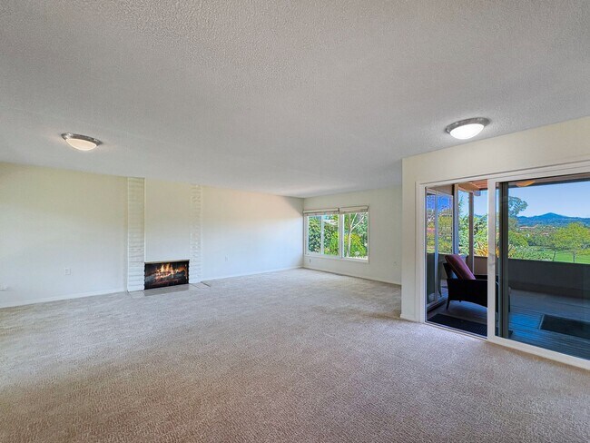 Foto del edificio - Spacious 2B/2.5BA Townhome w/ Stunning Vie...