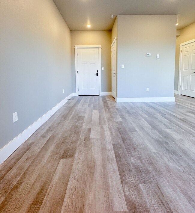 Foto del edificio - Pet Friendly 2 bed/ 2 bath unit at Soldier...