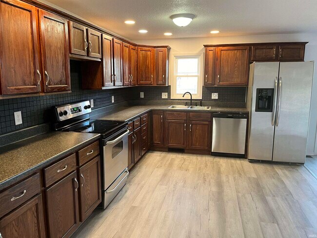 Building Photo - 1702 Folsom Ln