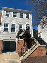 Building Photo - 22525 Maison Carree Square