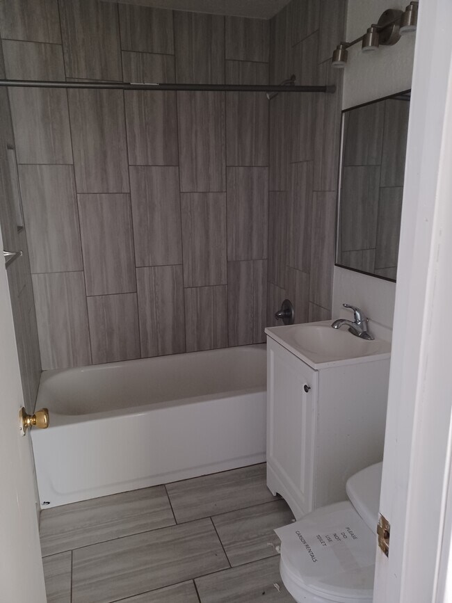 Foto del edificio - 2205 NW 36th St