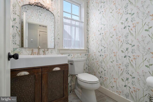 Foto del edificio - 3741 River Rd