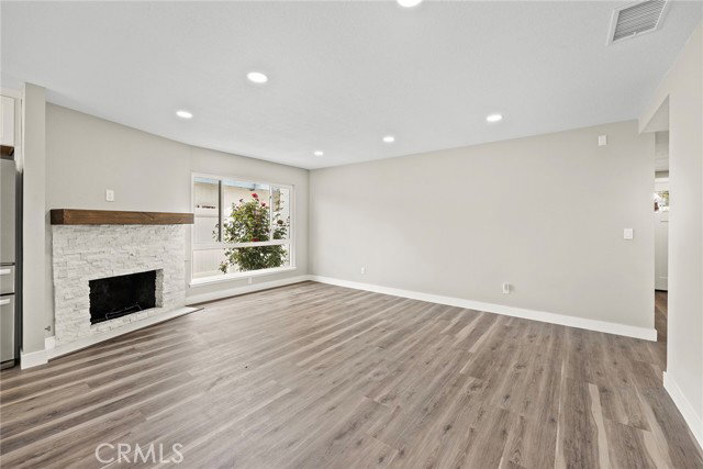 Building Photo - 5032 E Holbrook St