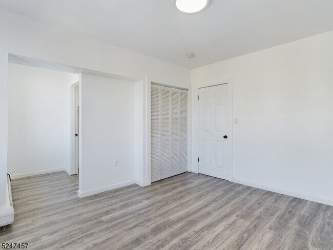Building Photo - 45 65th St