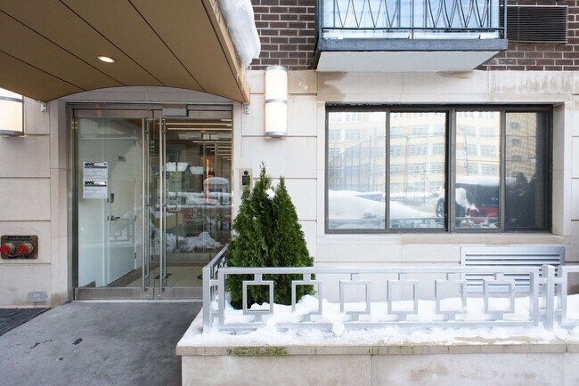 Foto del edificio - 244 E 75th St