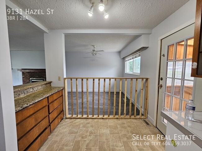 Building Photo - 9131 Hazel St