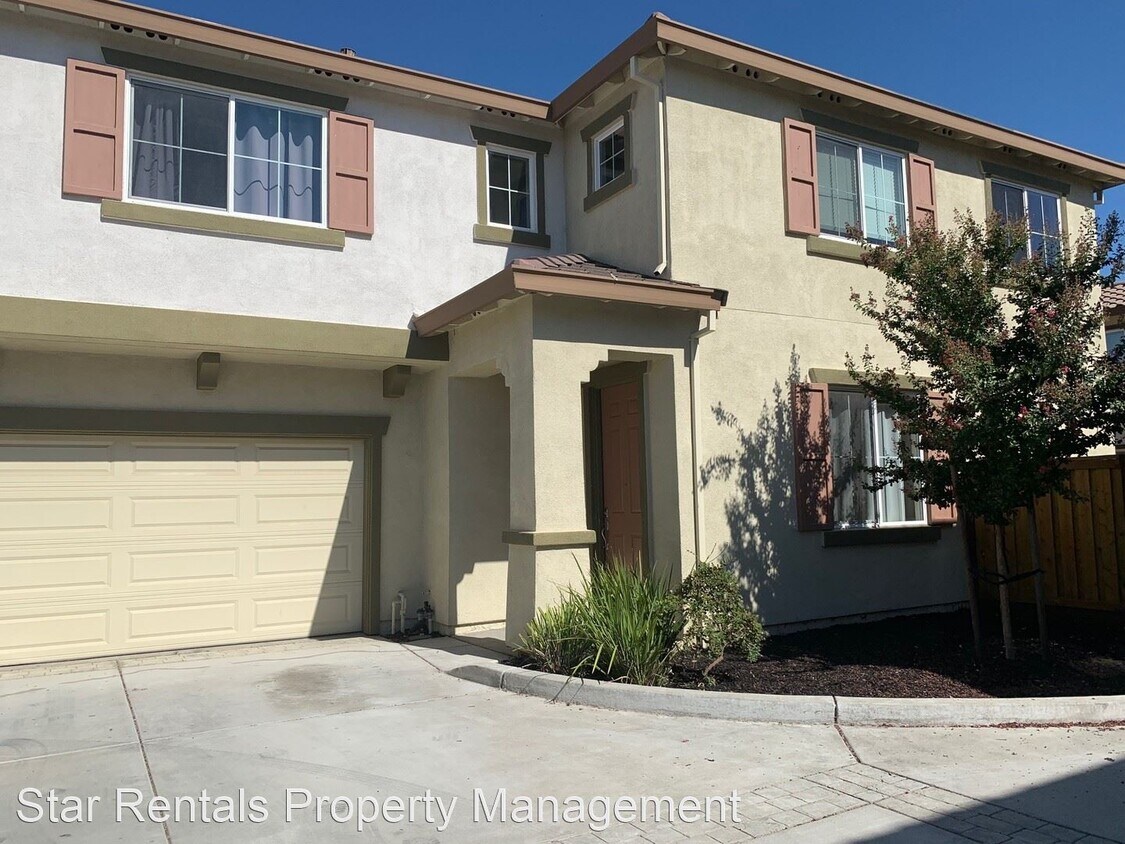 4 br, 2.5 bath House 686 DEL MAR House Rental in Vacaville, CA