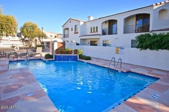 Building Photo - 1750 E Ocotillo Rd