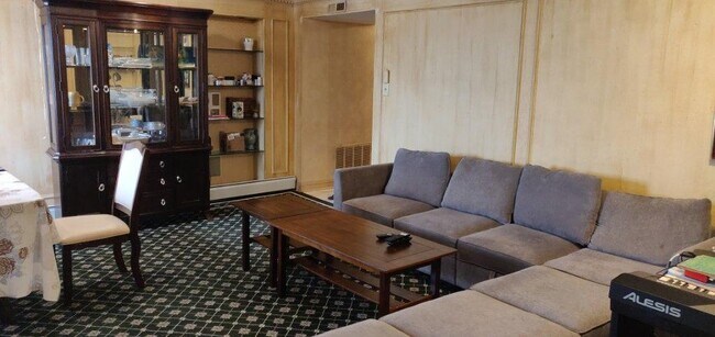 Building Photo - 1101 Saint Paul St