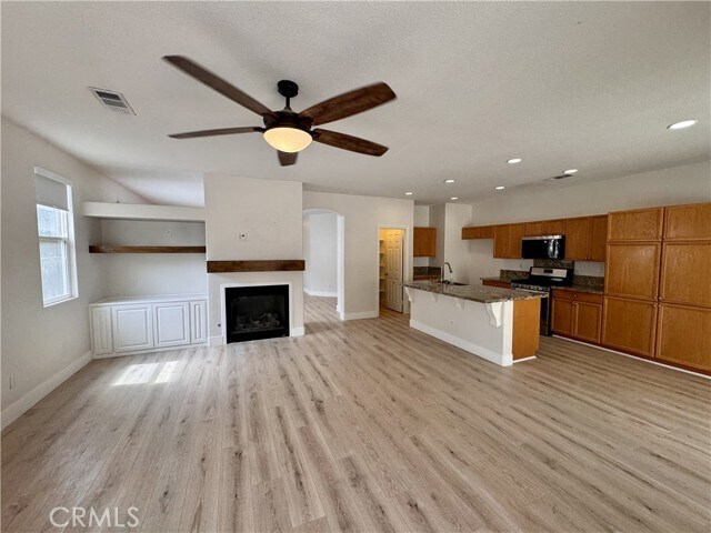 Foto del edificio - 15068 Knollwood St