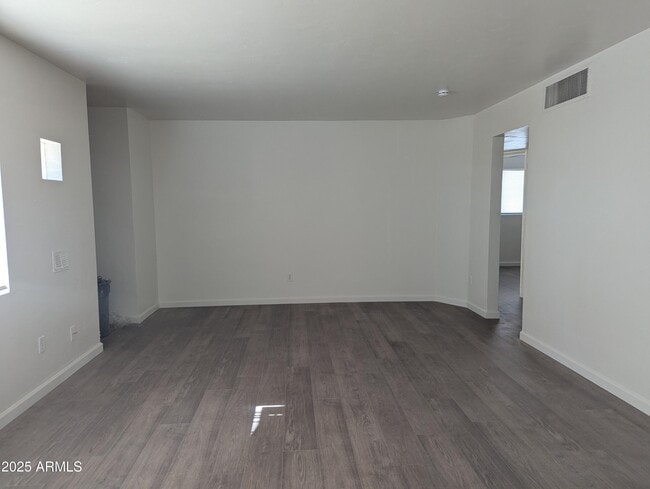 Building Photo - 1128 N Coolidge Ave