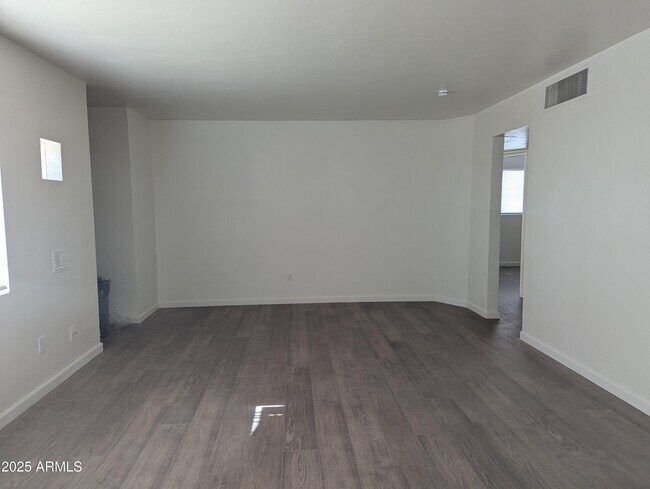 Foto del edificio - 1128 N Coolidge Ave