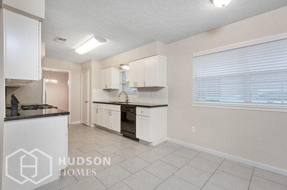 Foto del edificio - NOW AVAILABLE! 8614 Venus Street, Houston,...