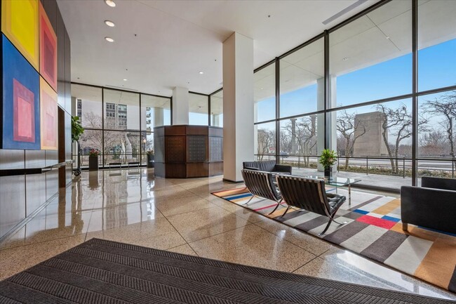 Foto del edificio - 360 E Randolph St