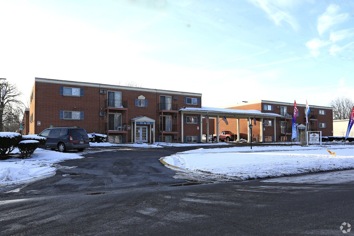 Carriage House Apartments Elyria, OH