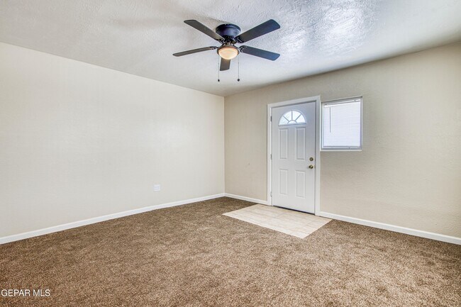 Foto del edificio - 1611 N Kansas St