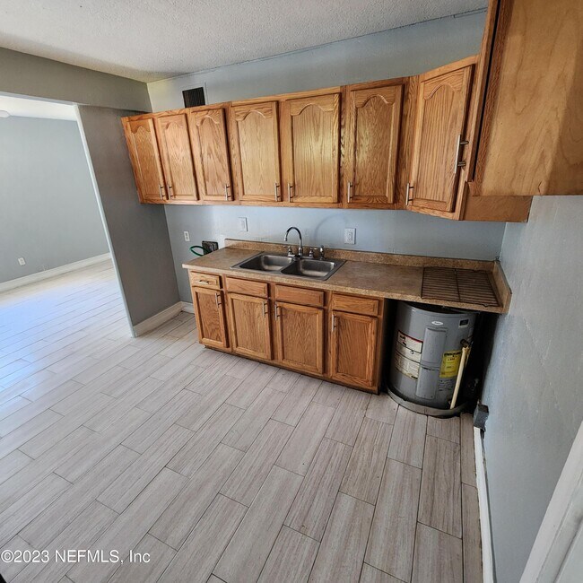 Building Photo - 3414 Ardisia Rd