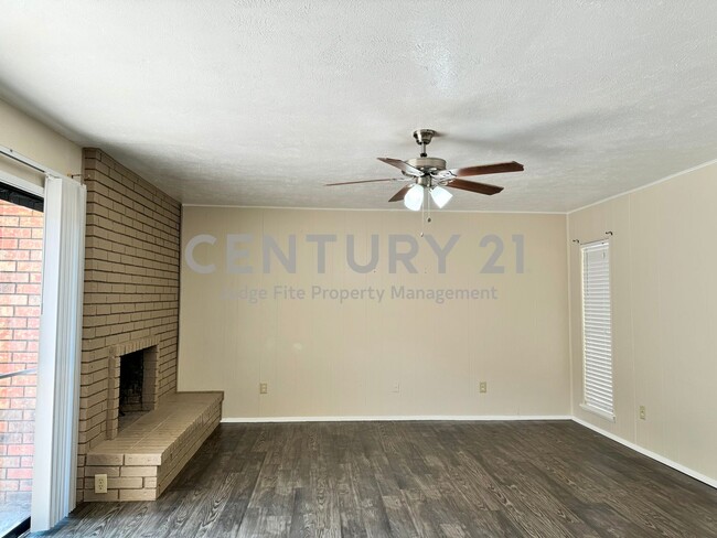 Building Photo - Charming 4/2/2 in  Plano For Rent!