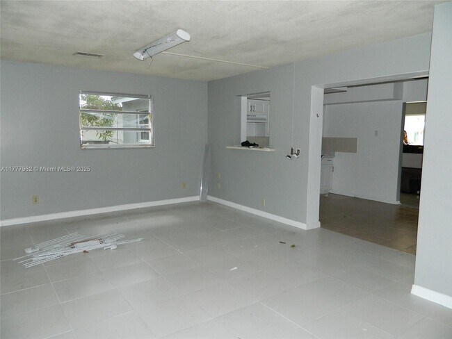 Foto del edificio - 930 SW 29th Way