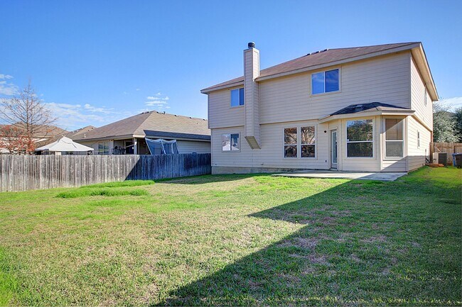 Building Photo - 1/2 month free rent if a lease is signed b...