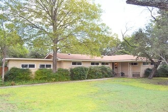 Building Photo - 446 Pike Rd