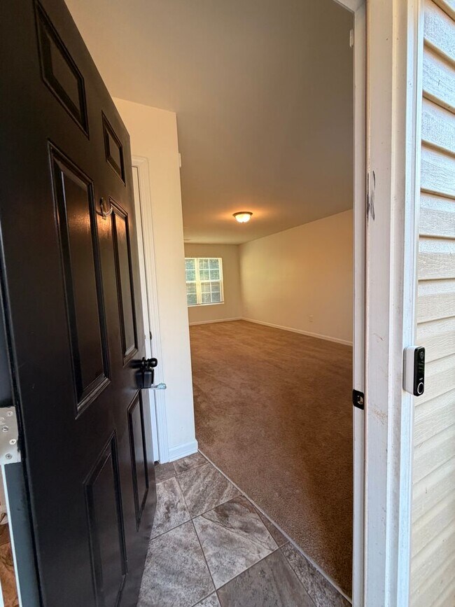 Foto del edificio - Available Now – Spacious 4BR Home on 1.5 Acres in Rural Hall!